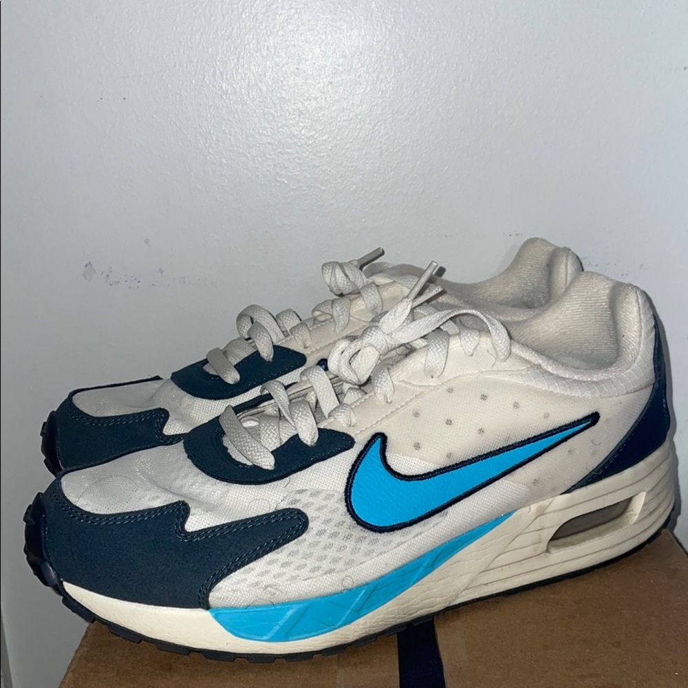 2 Nike Air Max solo sizes 10.5